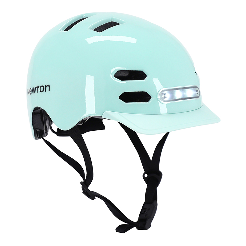 Casque trail avec visière et fixation fidlock Ges System Quick Lock Casque trail avec visière et fixation fidlock Ges System Quick Lock